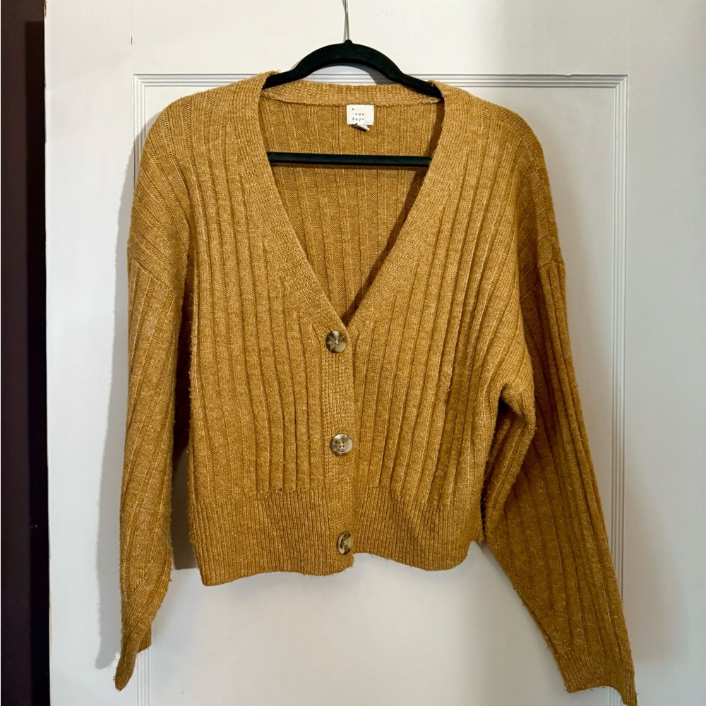 Warm Cropped Cardigan